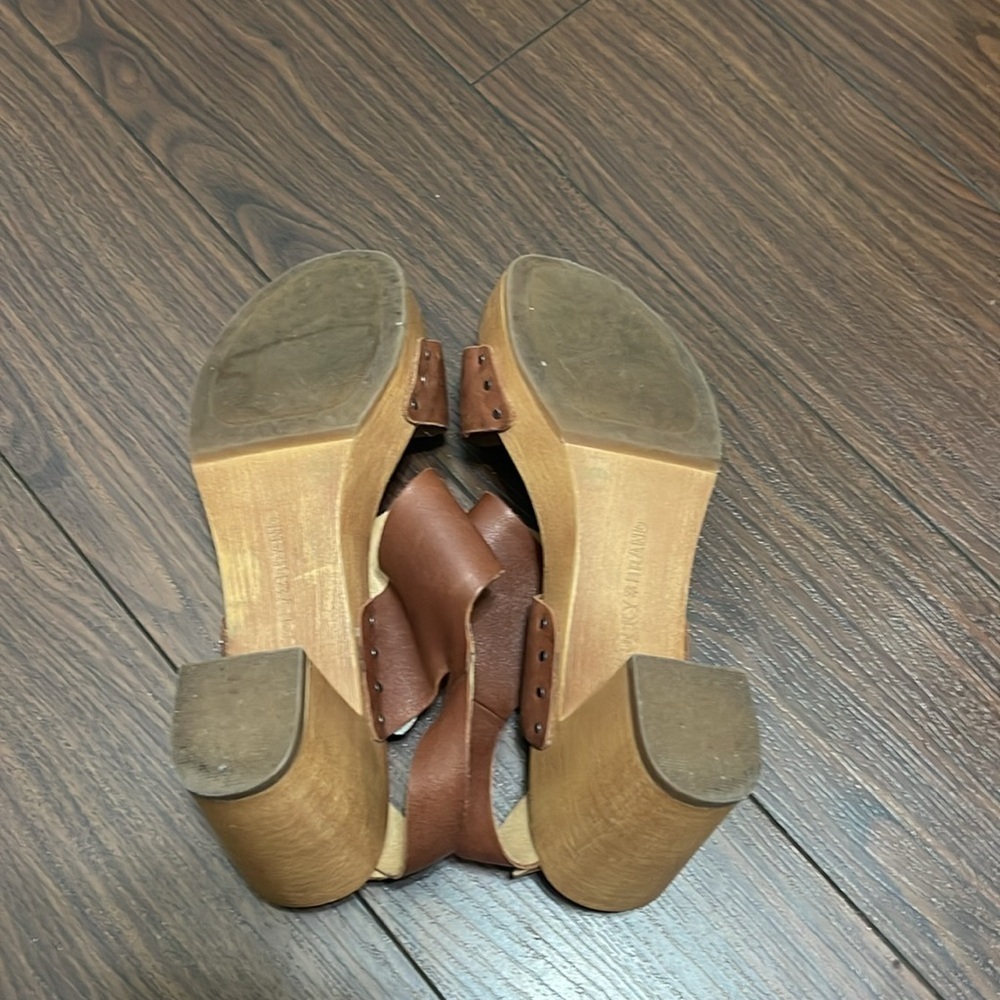 Lucky Brand Wood Block Heel Sandal Size 8 - Picture 7 of 9